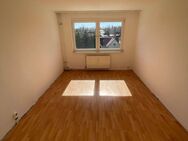geräumige 3-Raum-Wohnung mit Tageslichtwannenbad, Keller und Außenstellplatz - Blankenhagen