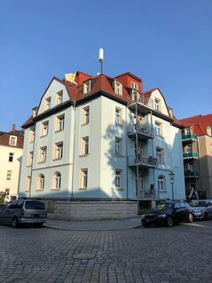 Löffelfertige Wohnung mit Küche und Balkon - frisch saniert!