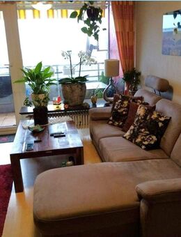 Exklusive 3-Zimmer-Penthouse mit atemberaubendem Fernblick und einladender Loggia. - Leverkusen