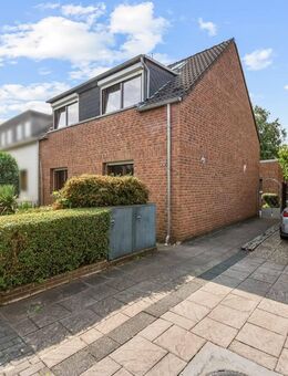 Vielseitige Doppelhaushälfte mit zwei Nebengebäuden und großem Garten in Düsseldorf-Eller - Düsseldorf
