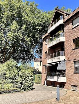 *Einladende Dachgeschosswohnung mit Balkon und Garage in gepflegten 3-Familienhaus- Odenkirchen* - Mönchengladbach