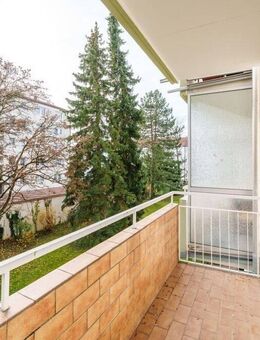 SOPART IMMOBILIEN - Großzügige 4,5-Zimmer-Wohnung mit 101 m² und Einzelgarage - Mitten in Germering - Germering