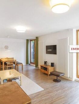 IMMOBERLIN.DE - Liebenswürdige Wohnung mit großer Südwestterrasse zum Boddensee - Birkenwerder