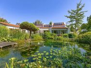 +++ Traumhaftes Anwesen auf 1.500 m² Grundstück mitten in München +++ Indoor-Pool +++ Privatsphäre pur +++ - München