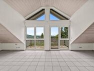Traumblick inklusive - 3,5 Zimmer-Dachgeschosswohnung mit Flair in Tiengen - Waldshut-Tiengen