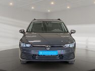 VW Golf Variant, 1.5 l Life eTSI, Jahr 2022 - Weißenfels