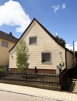 Charmantes Einfamilienhaus mit Ausbaupotential für Wohnen und Hobby - Nördlingen