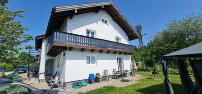 +++Kernsaniertes Mehrfamilienhaus mit großem Grundstück+++