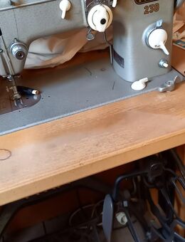 Profi Nähmaschine - Mönsheim