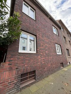 Kein Haus von der Stange! Duisburg - Meiderich, großes Einfamilienhaus mit Baugrundstück und Garage