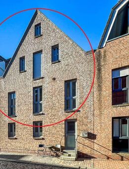 Beste Husumer Altstadtlage, kurzfristig verfügbar: Wohneigentum plus Mieteinnahmen. - Husum (Schleswig-Holstein)