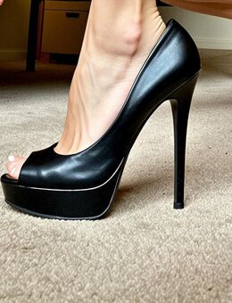 🌟 Hohe Hingucker: Michael Kors High Heels zu verkaufen! - Köln Zentrum