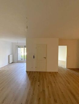 Solid, unconventionally designed 2-room terrace apartment in Wiesbaden Bierstadt with garage - Wiesbaden