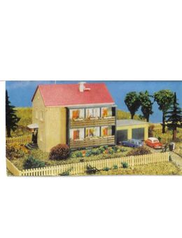 Mehrfamilienwohnhaus mit Doppelgaragen 2/36, Mamos VERO DDR - Pirna