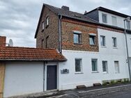 Renovierungsbedürftiges EFH mit 2 Apartments Büro zentrale Lage 1,5 km bis Bonn 18.000 EUR Miete p.a. - Alfter