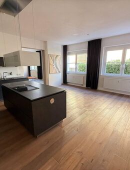 * Attraktive, kernsanierte 5,5-Zi.-Whg.* hochwertig ausgestattet * EBK * Terrasse * Garage + Stpl. * - Neuhausen (Fildern)