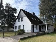 Großes Einfamilienhaus mit Einliegerwohnung, Vollkeller und weitläufigem Garten in bester Ortslage - Gudow
