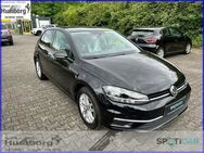 VW Golf, 1.0 TSI Comfortline, Jahr 2017 - Paderborn