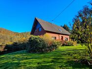 Großzügiges Wohnhaus (2 Wohneinheiten möglich) mit Garage + Carport in Aussichtslage! - Windhagen