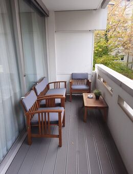 Topsanierte 3 Zimmerwohnung mit neuer EBK und großzügigenen Balkon - München