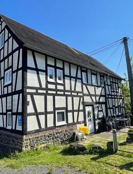 ASBACH -Zentrum-, 2-3 Parteienhaus mit 150 m² Wfl. (DG ausbaufähig) + weiterer Nutzflächen im EG/UG - Asbach (Landkreis Neuwied)