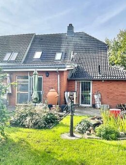 Gemütliche Doppelhaushälfte in ruhiger Lage mit großem Gartenhaus und Gewächshaus - Steinhorst (Schleswig-Holstein)