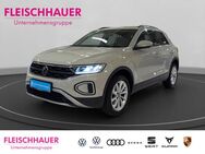 VW T-Roc, 1.5 TSI Life 17 VC, Jahr 2023 - Bonn