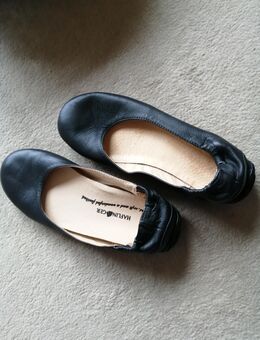 Ballerinas, Bräter und Tannenbaumständer - Schwentinental Klausdorf