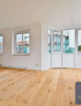 2 Raum Wohnung in Zwickau mit WOW-Faktor, Tiefgarage, Aufzug, Parkett und XL-Wohnzimmer - Zwickau