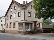 Charmantes Dreifamilienhaus mit Laden und weitläufigem Grundstück im schönen Baiersbronner Oberdorf - Baiersbronn