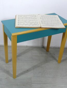 70er Sofa Beistelltisch oder Klavierhocker mit Deckelfach, Ockergelb + Türkis - Sinzig