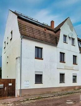 Vielseitiges Mehrfamilienhaus mit 5 Wohneinheiten, Garten und eigener Zufahrt - großes Potenzial. - Merseburg