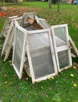 Alte rustkale Fenster zur Dekoration - Keltern