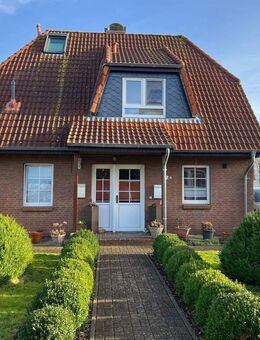 Charmante Dachgeschosswohnung - mit Terrasse und Garten - - Garding