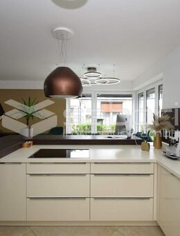 Moderne KfW-55-Doppelhaushälfte mit Erdwärmepumpe, Südgarten und Garage in Hamburg-Poppenbüttel - Hamburg