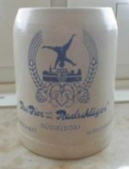 Brauerei Bierkrug Hirschbrauerei Braugemeinschaft Düsseldorf.  Das Bier mit dem Radschläger . Bierkrug Brauerei Sünner Kölsch Köln - Bottrop