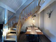 Einzigartige Dachgeschosswohnung - Hochwertig saniert, hohe Decken & mit sonniger Loggia - Laudenbach (Baden-Württemberg)