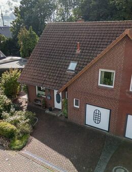 Bremerhaven (Weddewarden) // Familienfreundliche Doppelhaushälfte mit schönem Garten und Garage - Bremerhaven