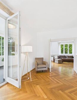 Altbaucharme trifft Gartenidylle: 5-Zimmer-Wohnung am Schlosskanal - München
