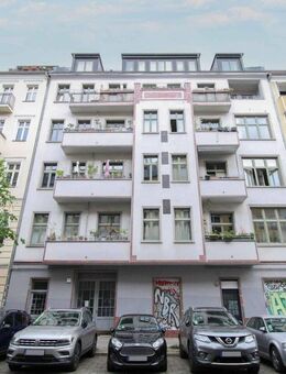 Altbaucharme in bester Lage: 3-Zimmer-vermietete Wohnung mit Südbalkon in Friedrichshain - Berlin