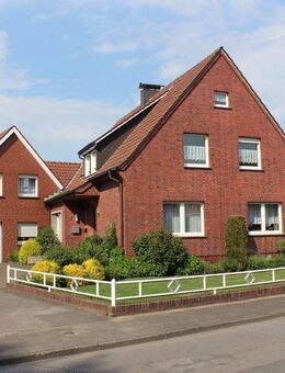 Zweifamilienhaus mit großem Garten oder zusätzlichem Baugrundstück in Sassenberg! - Sassenberg