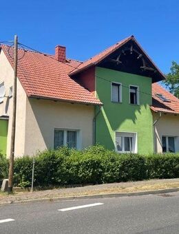 *RESERVIERT* Jetzt günstig in Beton investieren! Großes Wohnhaus mit knapp 3000 qm Grundstück! - Coswig (Anhalt)