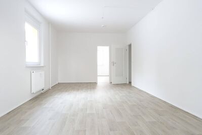 Familienwohnung sucht Sie ... SpielPlatz im grünen Innenhof