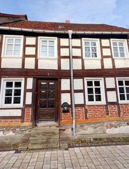 Charmantes Fachwerkhaus mit bereits saniertem Holzwerk - ideal zum Ausbau vorbereitet - Arneburg