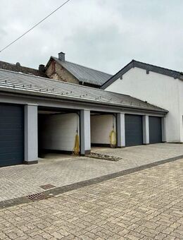 Vielseitiges Wohn- und Hofensemble mit großem Grundstück, Garagenhof und Werkstatt - Steffeln
