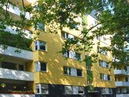 Mit Aufzug und Balkon, vermietete 2,5-Zimmer-Wohnung im 5.OG - Berlin