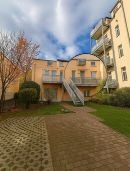 Erfurt-Altstadt – Vermietete 2-Zimmer-Wohnung mit sonniger Dachterrasse und Alleinstellungswert (Hinterhaus) - Erfurt