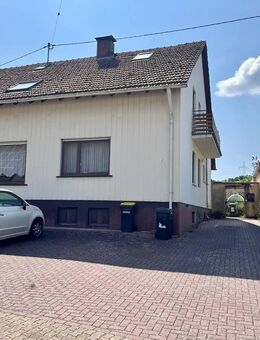 Ein- Zweifamilienhaus mit schönem Garten in ruhiger Lage von Beckingen- Erbringen - Beckingen