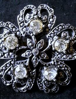 Filigrane Vintage Brosche, floral gearbeitet - Niederfischbach