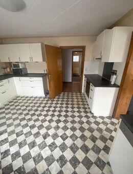 Zwei Zimmer , Küche , Bad , sofort frei - Heimbach (Rheinland-Pfalz)